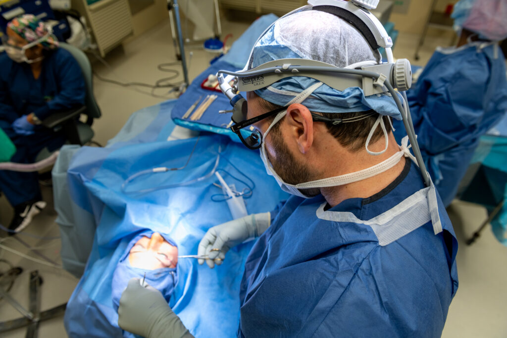 Dr. Jacob Bloom performing a blepharoplasty